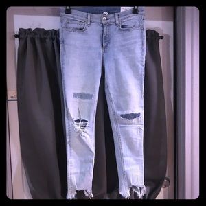 Super cute rag & bone distressed jeans 29